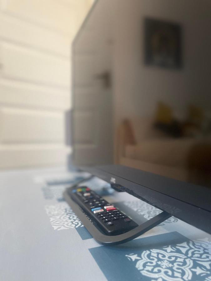 Home Sweet Home In Rg1 With Free Parking レディング エクステリア 写真