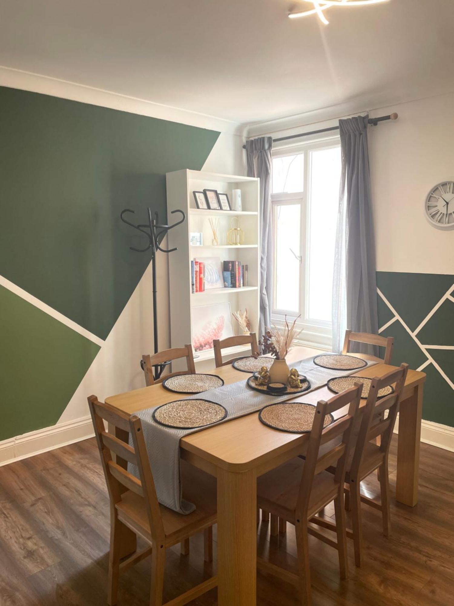 Home Sweet Home In Rg1 With Free Parking レディング エクステリア 写真