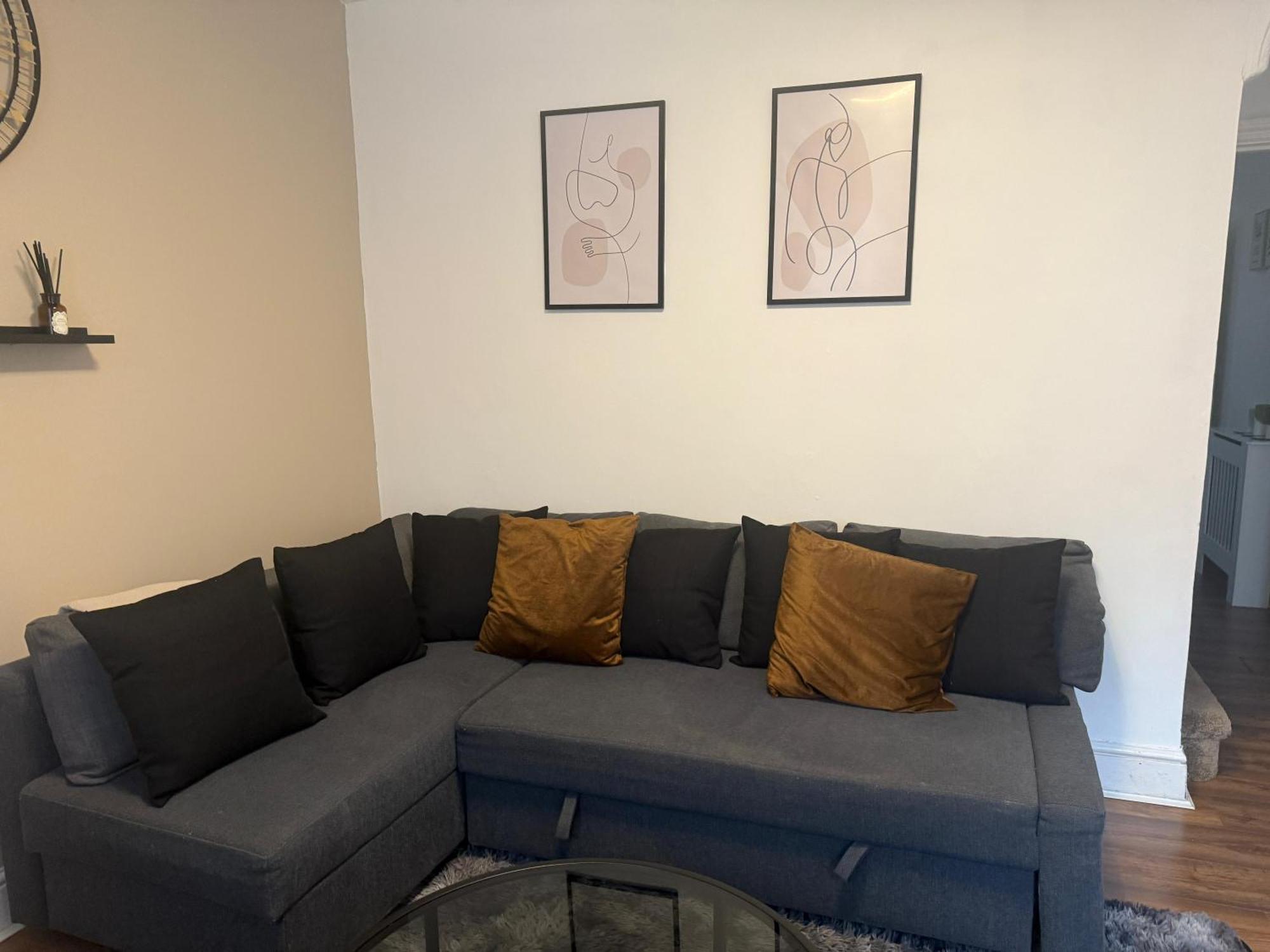 Home Sweet Home In Rg1 With Free Parking レディング エクステリア 写真